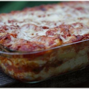 לזניה בשרית (מכילה מוצרי חלב)